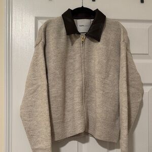 525 America Women’s Beige Zip-Front Sweater w/ Brown Faux Leather Collar Size L